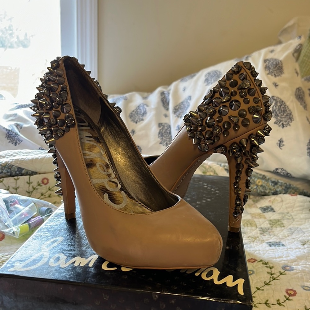 Sam Edelman pumps
